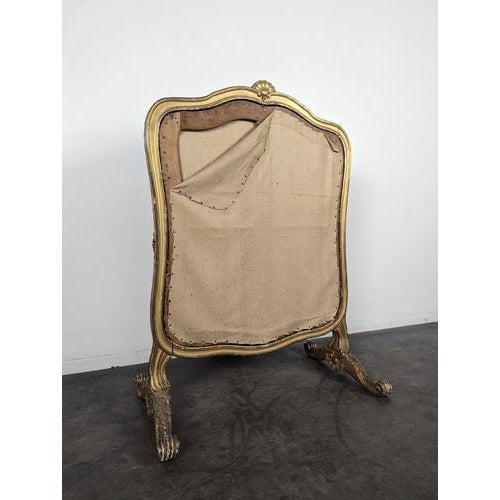 Louis XV Style Fireplace Screen in Giltwood and Dotted Tapestry For Sale - Image 3 of 8
