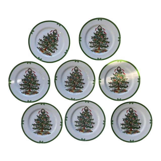 Georges Briard Yule Tide 10.25” Dinner Plates Vintage Christmas Tree Plates -Set of 8 For Sale