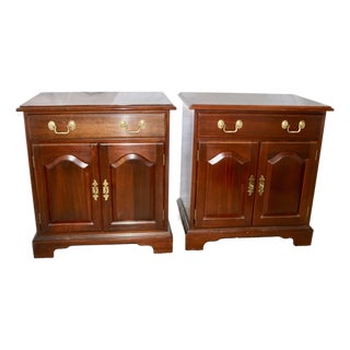 Late 20th Century Wellington Hall Mahogany Side Table Chests - A Pair For Sale