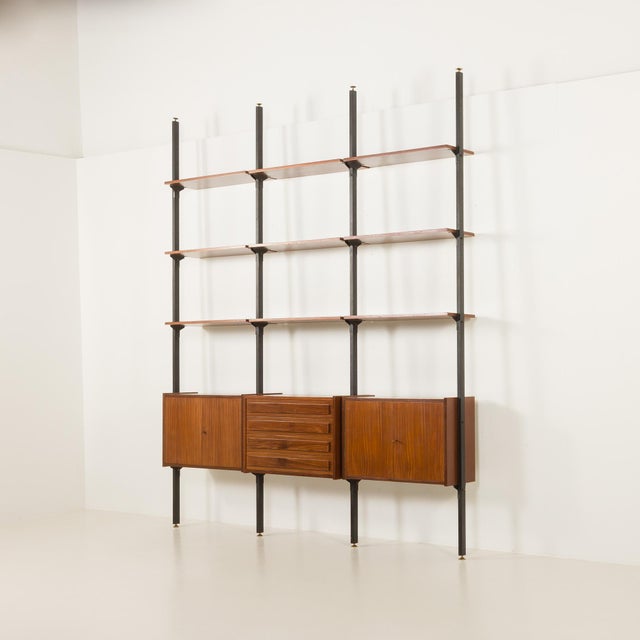 Mid-Century Italian Floor-to-Celling Room Divider or Bookcase in the style of Franco Albini, Italy, 1960s For Sale - Image 4 of 18