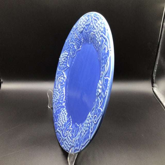 Bordallo Pinheiro Large Bordallo Pinheiro Grape Cobalt 14” Chop Plate For Sale - Image 4 of 12