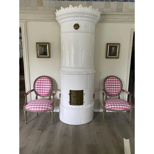 Beautiful Gustavian Armlehner in a new guise. This Armlehner couple has great carvings, please pay attention to the...