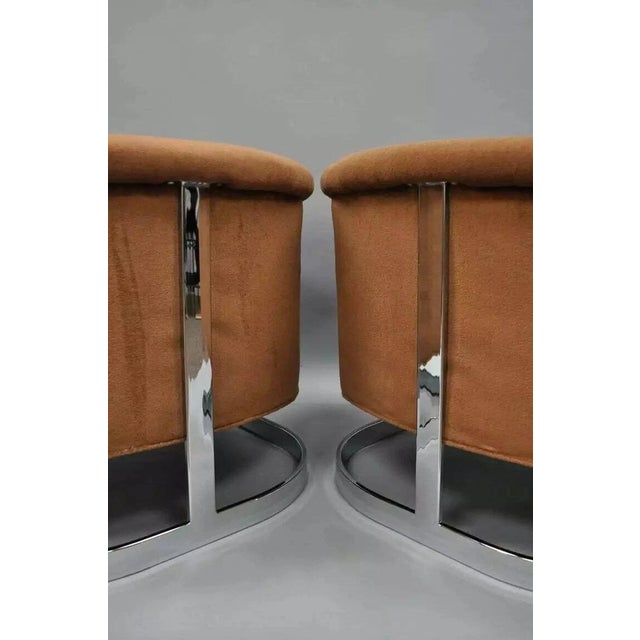 Brown Mid Century Modern Milo Baughman Chrome Barrel Back Club Lounge Chairs - A Pair For Sale - Image 8 of 10