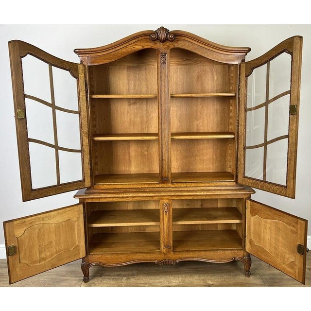 Vintage French Louis XIV Style Oak Display Cabinet For Sale - Image 15 of 16