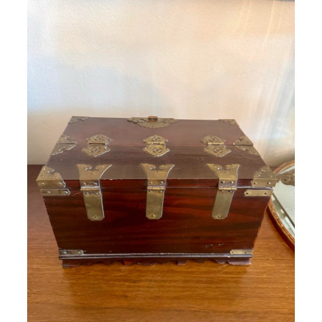Mid 20th Century Vintage Chinoiserie Lacquered Wooden Jewelry Box Adorned With Brass Hinges & Koi Fish Latch For Sale - Image 11 of 12
