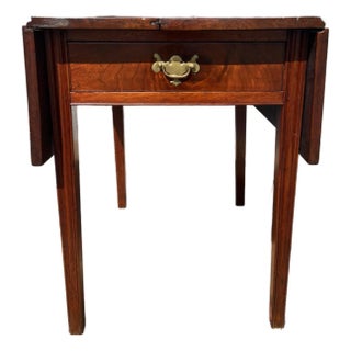 A Antique Pennsylvania Walnut Chippendale Drop Leaf Pembroke Table, Ca. 1770’s For Sale