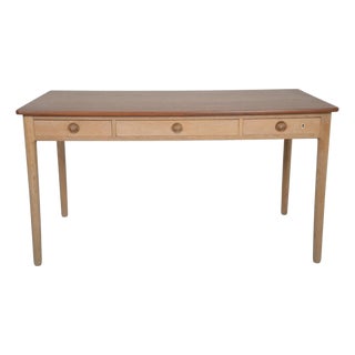 AT305 Desk in Oak and Teak by Hans J. Wegner, 1960s For Sale