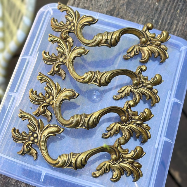 Metal Vintage Solid Brass French Style Foliate Drawer Pulls C102 For Sale - Image 7 of 8