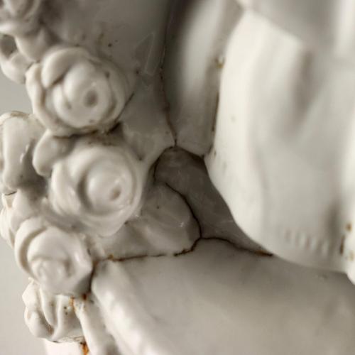 Galante Figurine in White Capodimonte Porcelain For Sale - Image 9 of 15