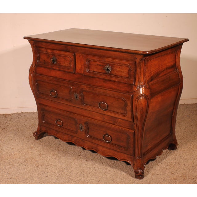 18th Century Small Tomb Commode in Walnut For Sale - Image 4 of 13