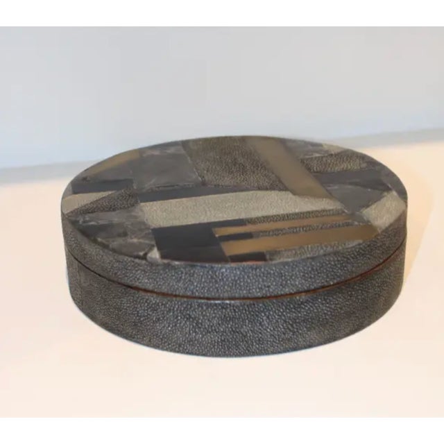 Abstract Round Geometric Pattern Box For Sale - Image 3 of 4