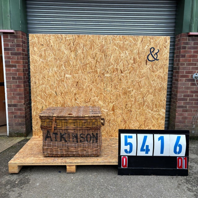 English Wicker Basket, 1920s For Sale - Image 3 of 3