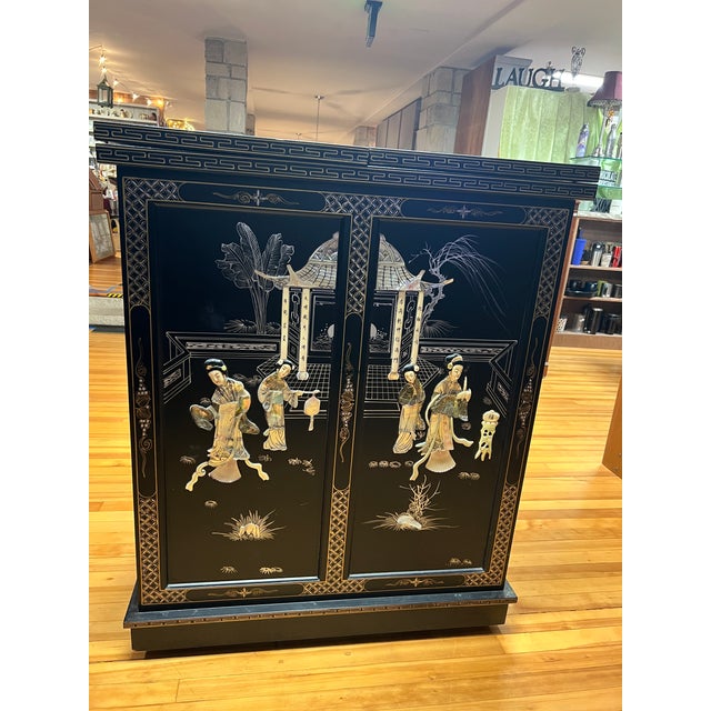 Vintage Chinese Export Black Lacquer Mother-of-Pearl Folding Bar Cabinet, C. 1950s For Sale In Seattle - Image 6 of 12