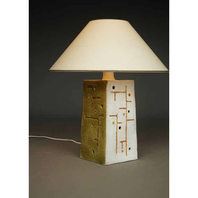 Contemporary Mid-Century Abstract Ceramic Table Lamp, 1970s For Sale - Image 3 of 12