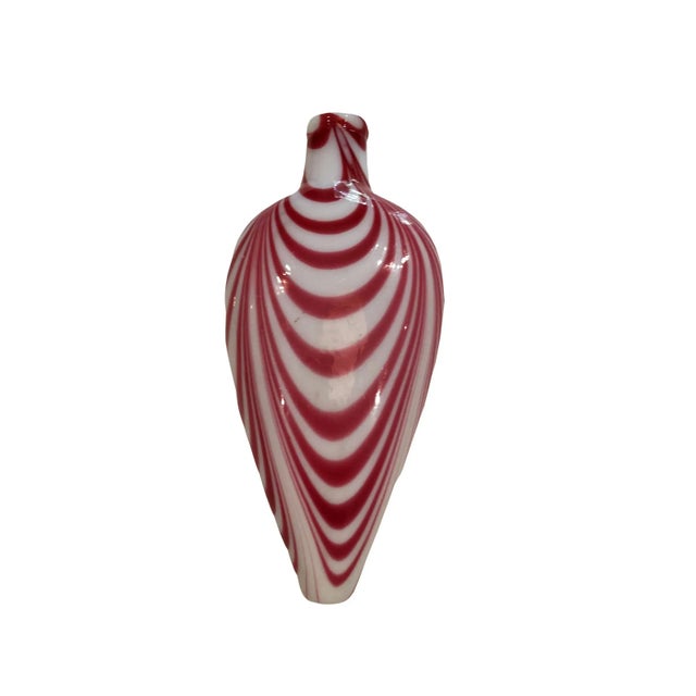 Early 19th Century White With Red Nailsea Glass Pocket Flask For Sale In Tampa - Image 6 of 6