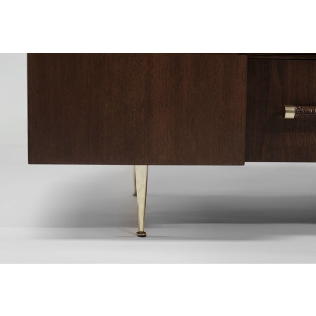 t.h. Robsjohn-Gibbings Credenza in Walnut and Brass, C. 1950s For Sale - Image 10 of 11