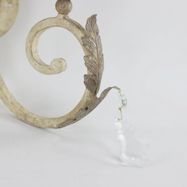 Vintage-Style White and Silver Hollywood Regency-Themed Wrought Iron Wall Lamps - a Pair For Sale - Image 4 of 10