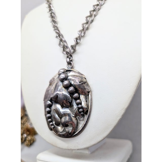 Vintage 1950s Signed Napier Silvertone Stylized Leaves Pendant Necklace For Sale In Philadelphia - Image 6 of 12