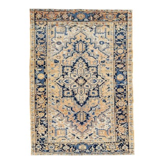 1930s Peach Handmade Vintage Heriz Wool Rug With Medallion Motif For Sale