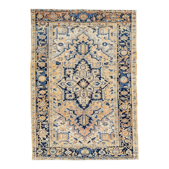 1930s Peach Handmade Vintage Heriz Wool Rug With Medallion Motif For Sale