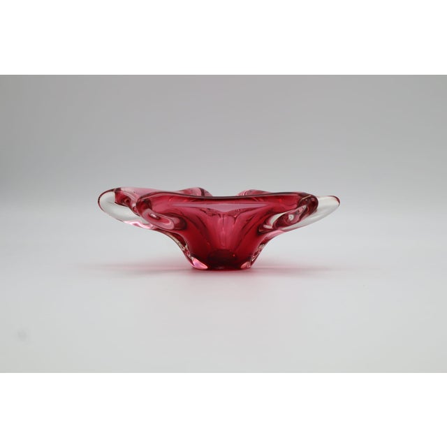 Mid-Century Bohemian Art Glass Cranberry Centrepiece Bowl by Josef Hospodka for Chřibská, 1960s, in Very Good conditions....