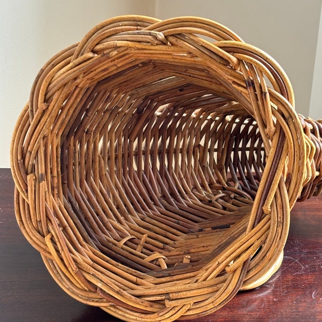 Mid-20th Century French-Style Footed Cornucopia Basket For Sale - Image 4 of 8