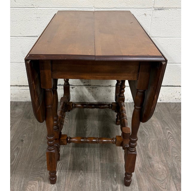 Antique 1920s Colonial Revival Solid Maple Gateleg Drop Leaf Dining Table For Sale - Image 4 of 16