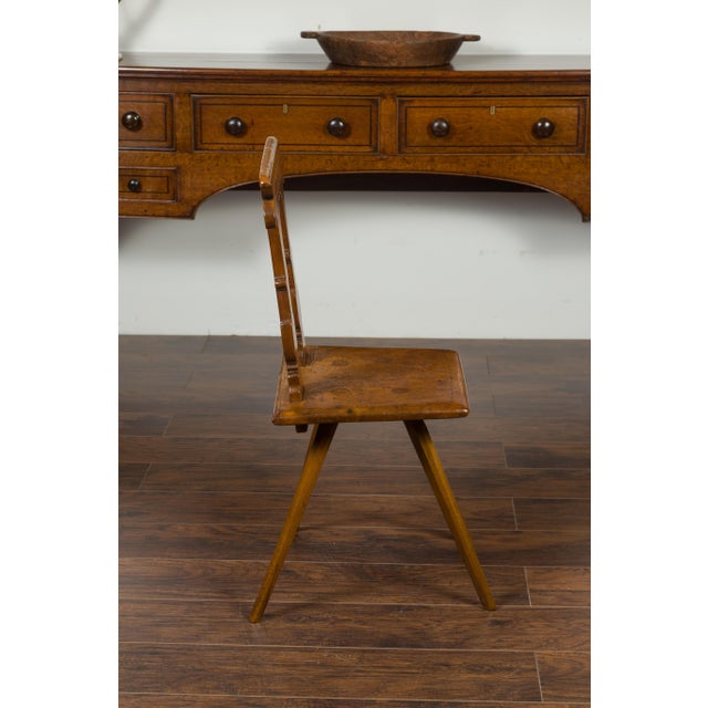 English 1850s Oak Chair with Pierced Back, Carved Inscription and Wooden Seat For Sale - Image 4 of 12