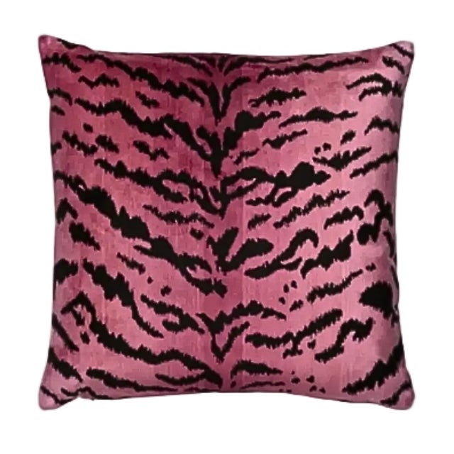 The House of Scalamandre 22" Velvet Throw Pillow, Scalamandre For Sale - Image 4 of 4