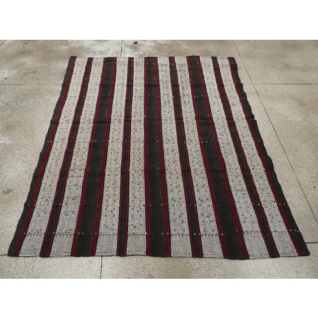 Rustic Galerie Shabab Collection Mid-20th Century Handmade Turkish Flatweave Kilim Accent Rug For Sale - Image 3 of 8