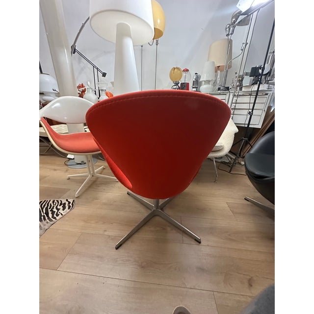 Swan Chair by Arne Jacobsen for Fritz Hansen, 2010s For Sale - Image 3 of 11