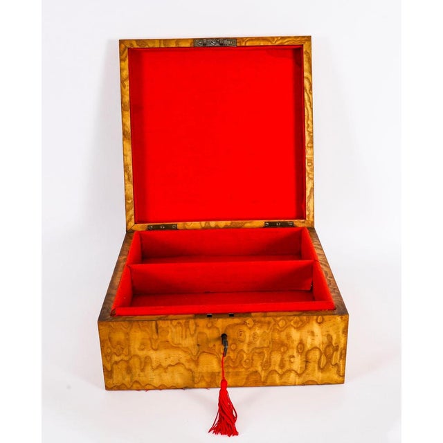 Large Antique Victorian Burr Maple and Burr Walnut Casket, 19th Century For Sale - Image 6 of 10