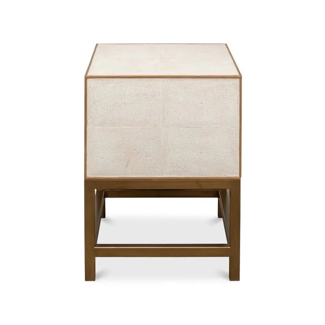 Mid-Century Modern Modern White End Table For Sale - Image 3 of 11