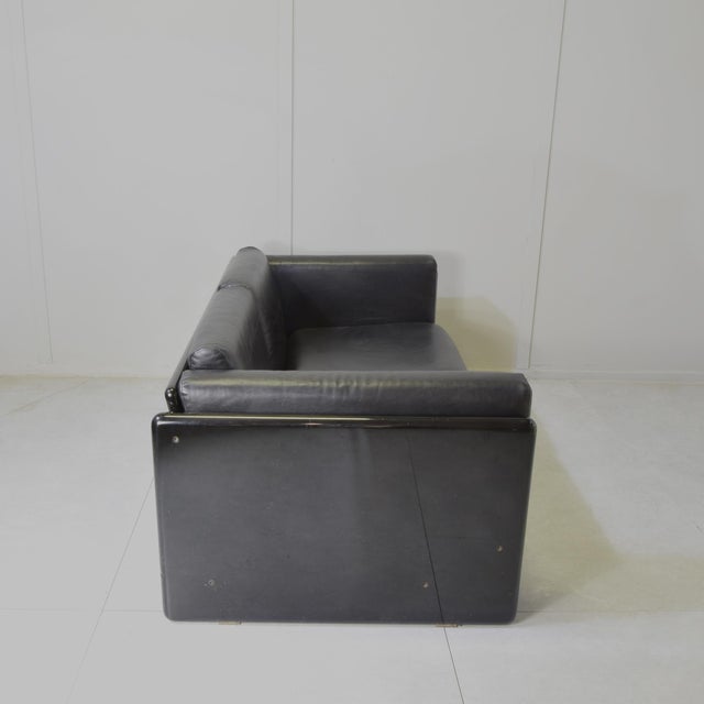 Wood Black Lacquered Wood and Leather Two-Seater Sofa by Kazuhide Takahama for Gavina, 1970s For Sale - Image 7 of 11