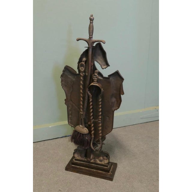 Iron Knight and Horse Armoured Companion Set, Fire Tools The Stand of the Companion set is a shield mounted with armour...