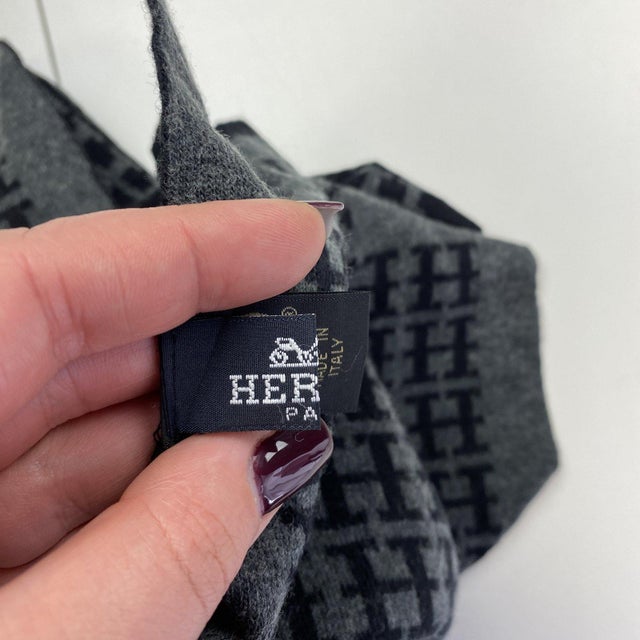 Hermès Hermes Vintage 100% Soft Woolmark Wool Scarf For Sale - Image 4 of 10