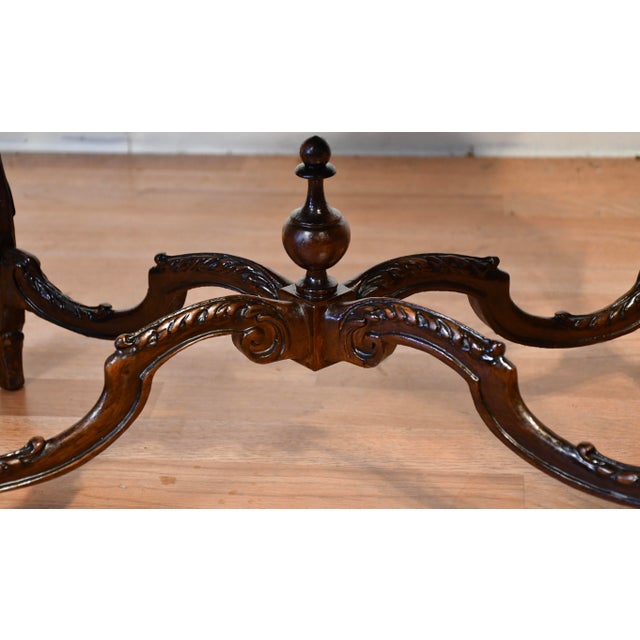 1920 Antique French Louis XV Walnut Floral Inlay Coffee Table With Glass Tray For Sale - Image 6 of 13