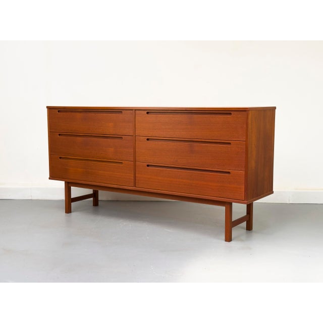 HJN Mobler Large Teak Chest of Drawers from Tørring / HJN Møbelfabrik, 1960s For Sale - Image 4 of 18