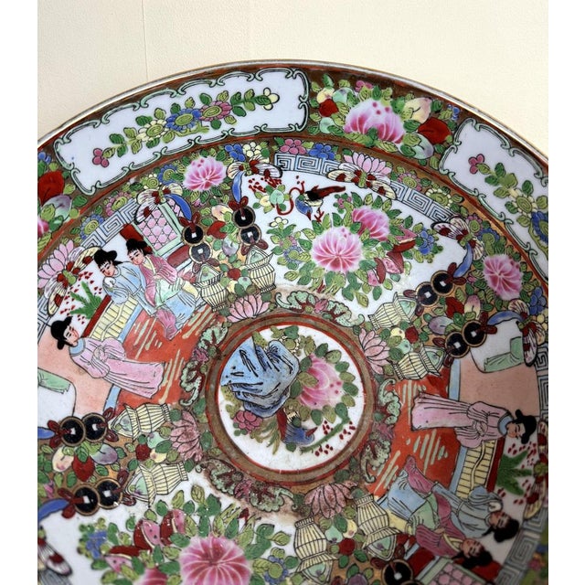 Large Bowl in Canton Porcelain For Sale - Image 5 of 9