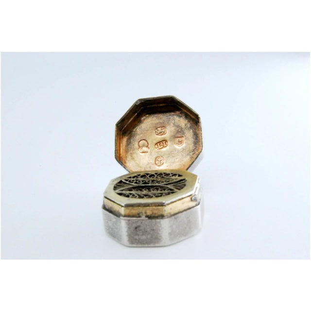 Octagonal Silver and Gold Vinaigrette Box For Sale - Image 10 of 11