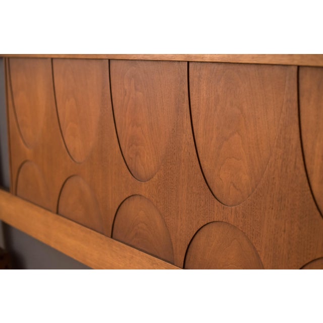 Broyhill Brasilia Mid Century Modern Broyhill Brasilia Queen Headboard Frame For Sale - Image 4 of 11