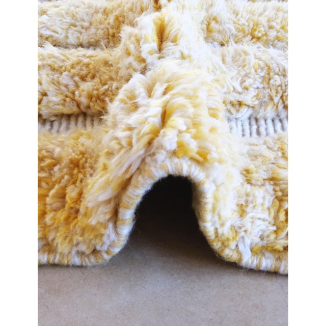 Luxurious Beni Mrirt Rug - 8.2 X 5.1 Ft For Sale In Cleveland - Image 6 of 8