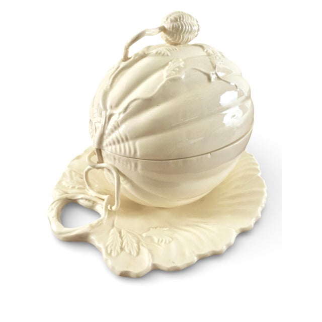 Mid 20th Century Leedsware Classical Creamware Melon Covered Centerpiece Tureen Dish With Leaf Base – England For Sale In Houston - Image 6 of 12