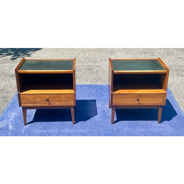 Mid 20th Century American of Martinsville Walnut Nightstands/End Tables MCM, Pair For Sale - Image 18 of 18