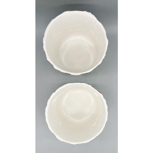 Bordallo Pinheiro Pair of Italian Rose Relief Ceramic Cachepots – Majolica Style / English Country / Cottagecore For Sale - Image 4 of 10
