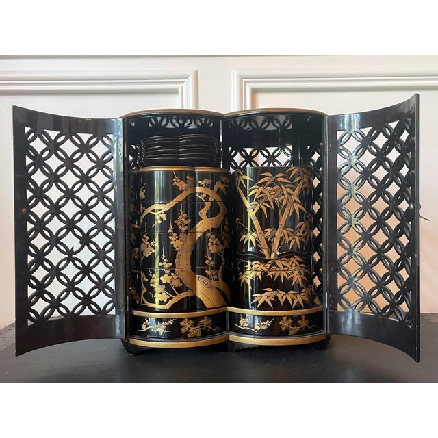 Japanese Japanese Maki-e Lacquer Portable Sagejubako Theme of Three Winter Friends For Sale - Image 3 of 18