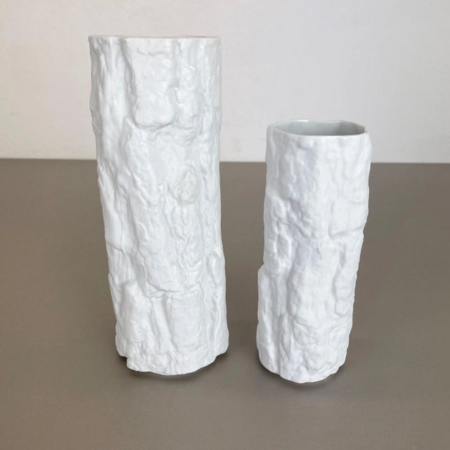 Brutalist Porcelain OP Art Brutalist Vases from Bareuther, Bavaria, Germany, 1970s, Set of 2 For Sale - Image 3 of 18