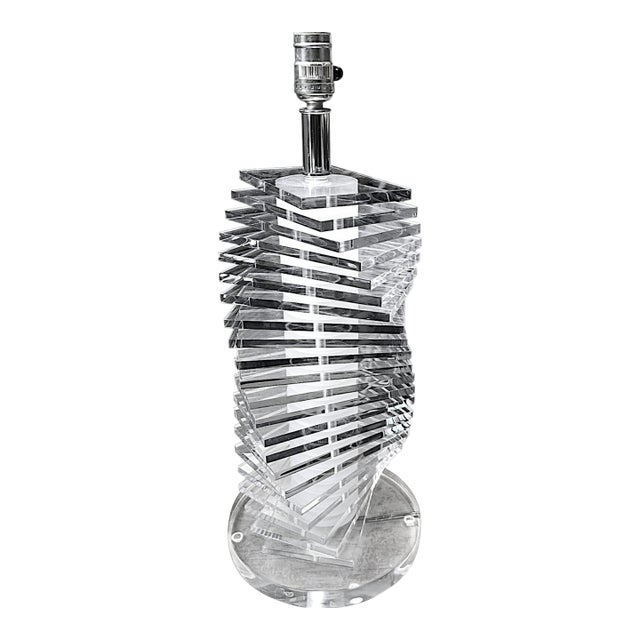 Vintage Mid Modernist Clear Lucite Stacked Tiled Skyscraper Table Lamp, Attributed to Bauer For Sale