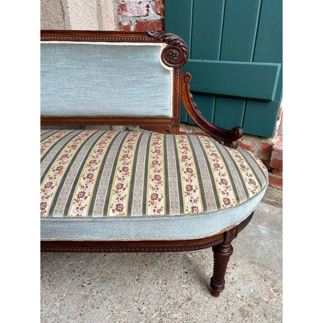 Antique English Chaise Lounge Bench Victorian Hall Seat Carved Walnut C1880 For Sale - Image 12 of 18