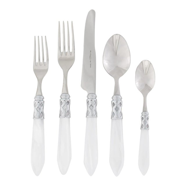 VIETRI Aladdin Brilliant Flatware White Five-Piece Place Setting For Sale